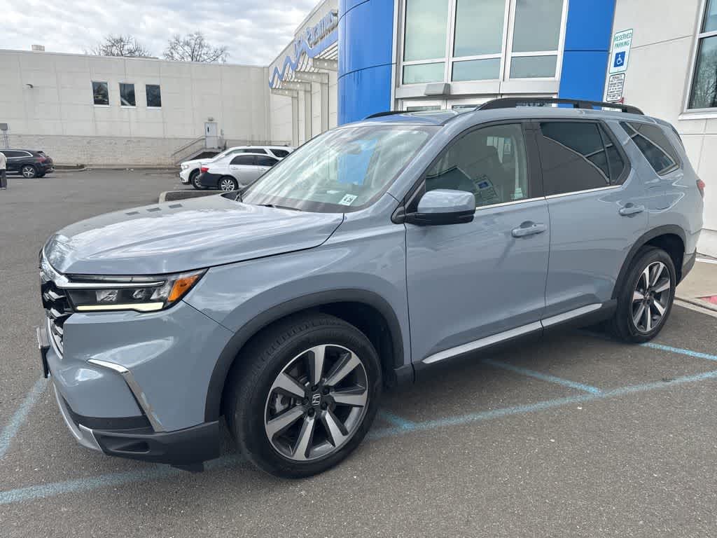 Thumbnail: 2023 Honda Pilot - 3