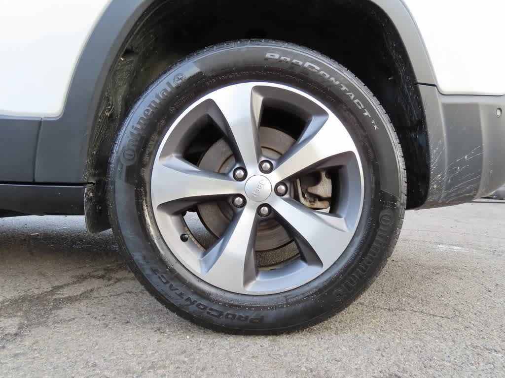 Thumbnail: 2021 Jeep Cherokee - 10