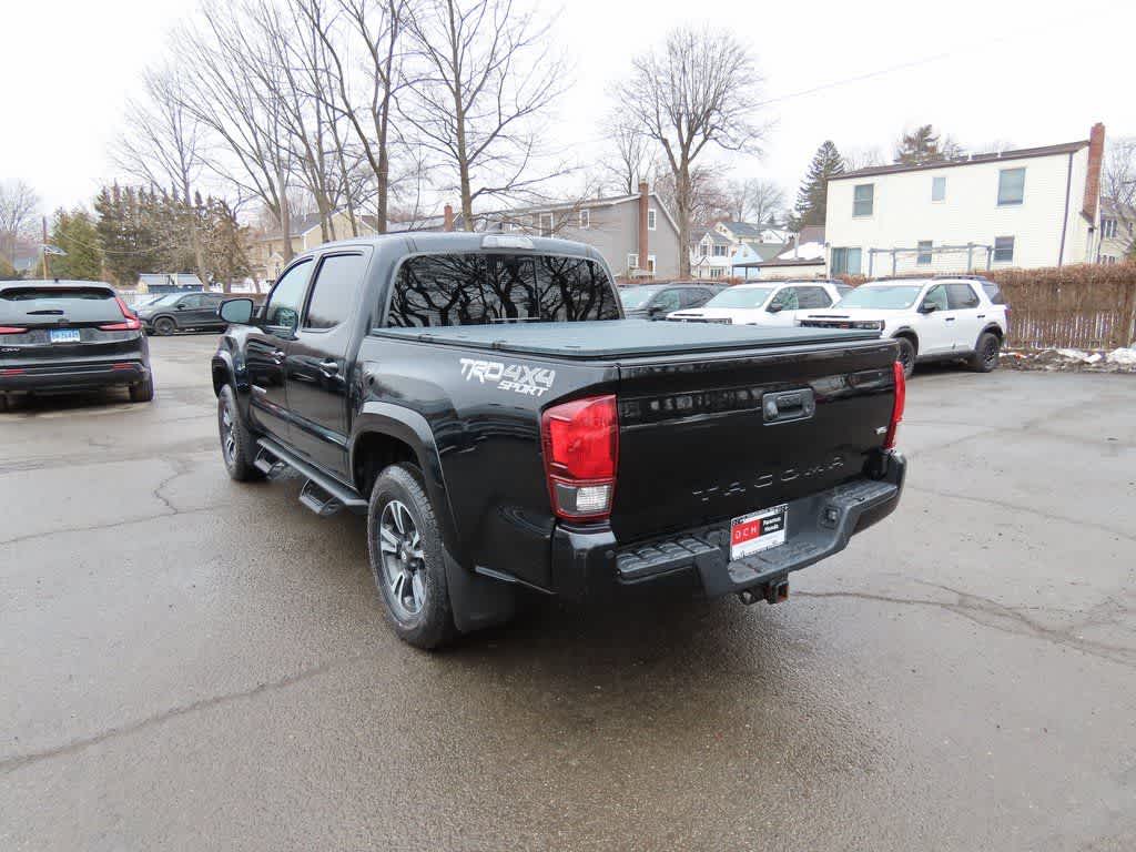 Thumbnail: 2019 Toyota Tacoma - 4