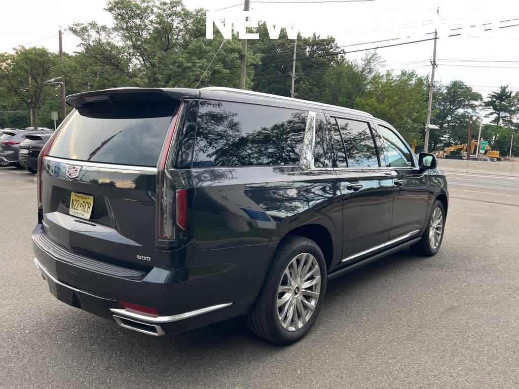 Thumbnail: 2023 Cadillac Escalade - 3