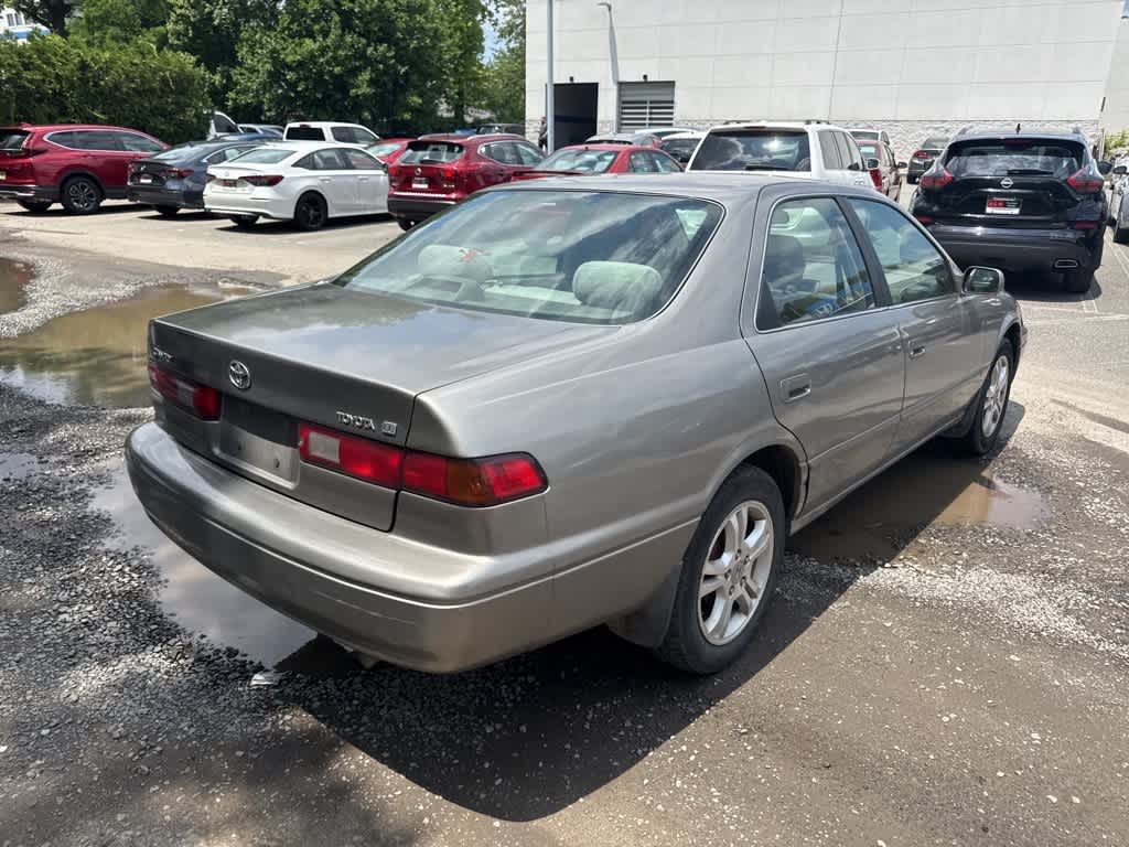 Thumbnail: 1998 Toyota Camry - 10