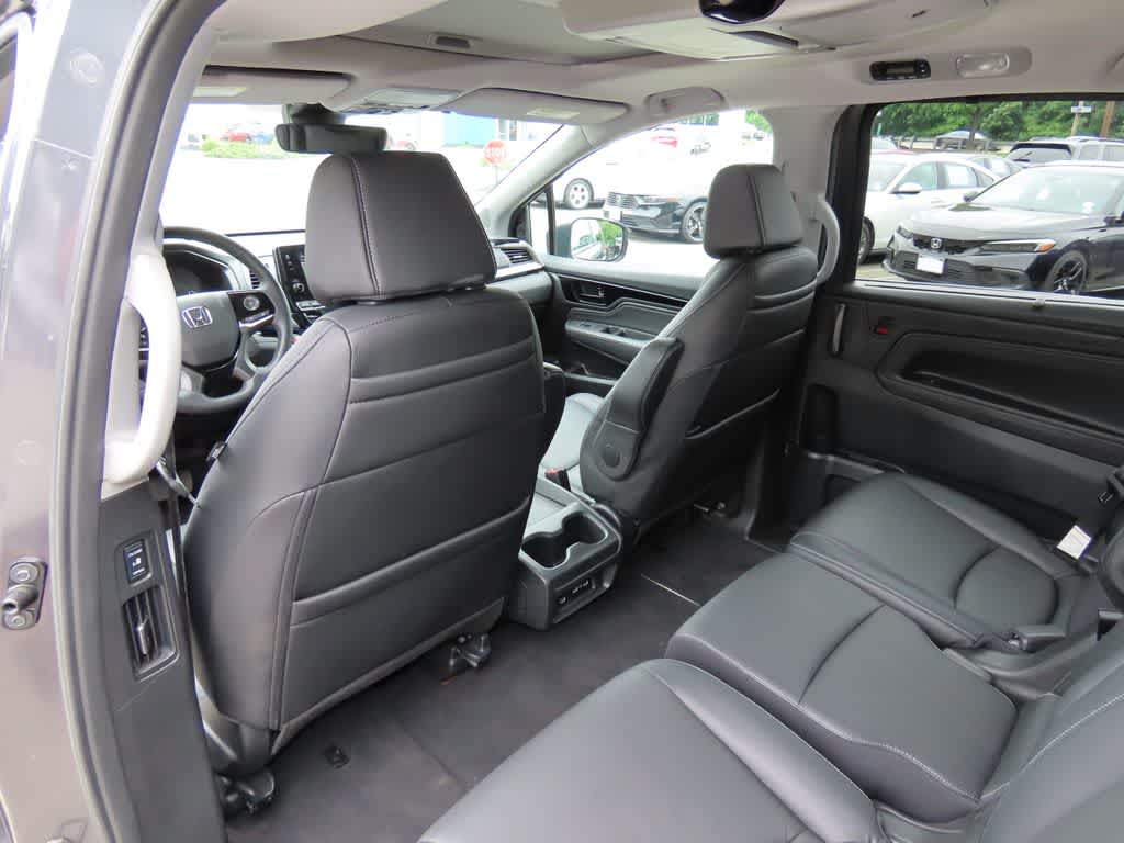 Thumbnail: 2023 Honda Odyssey - 16