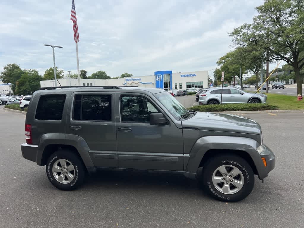 Thumbnail: 2012 Jeep Liberty - 2