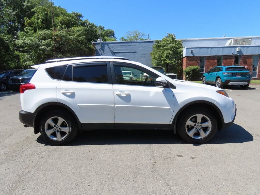 Thumbnail: 2015 Toyota RAV4 - 4