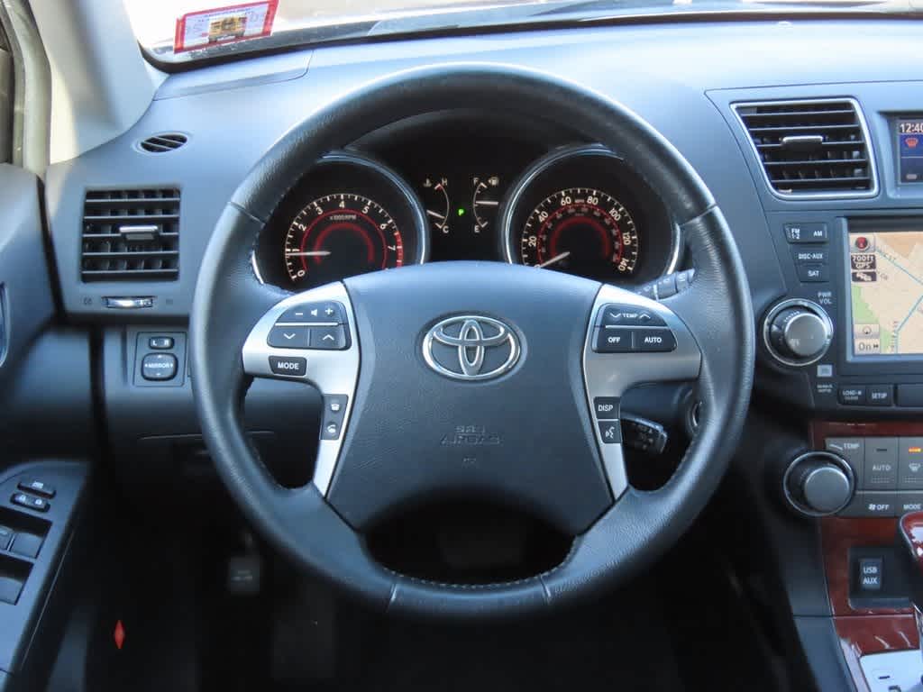 Thumbnail: 2011 Toyota Highlander - 21
