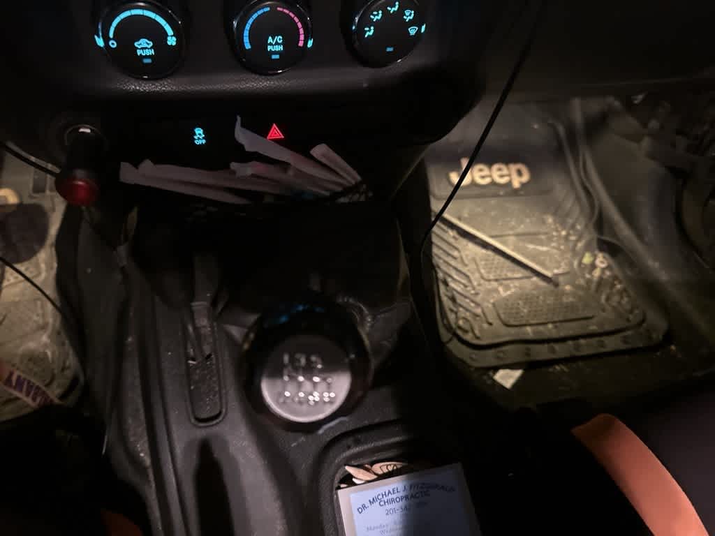 Thumbnail: 2016 Jeep Wrangler - 7