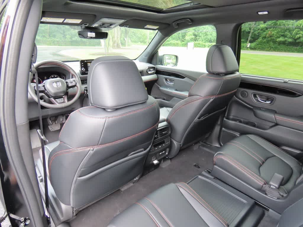 Thumbnail: 2025 Honda Pilot - 15