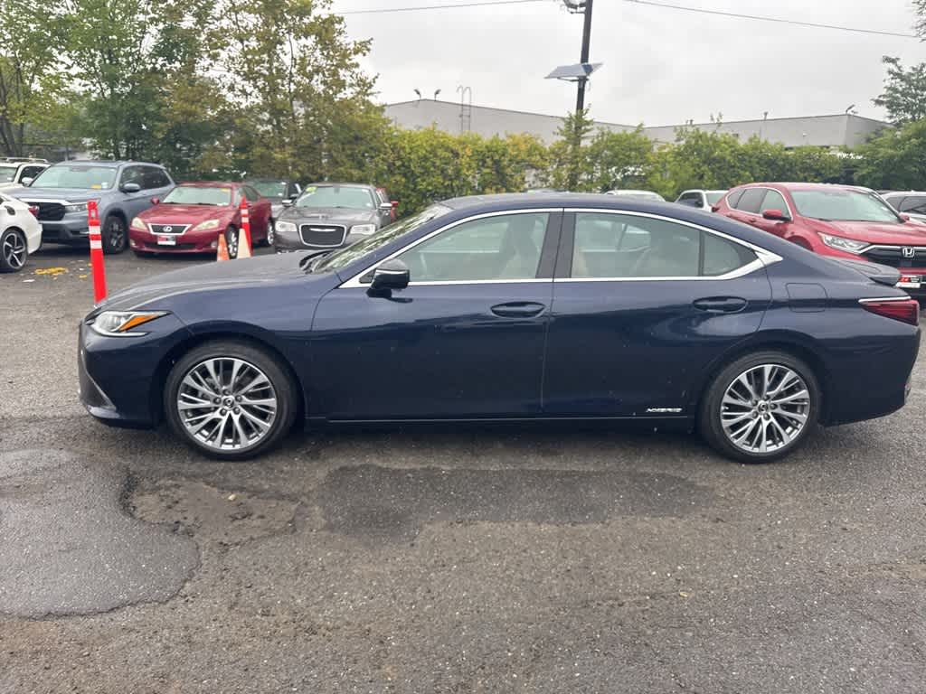Thumbnail: 2021 Lexus ES - 6