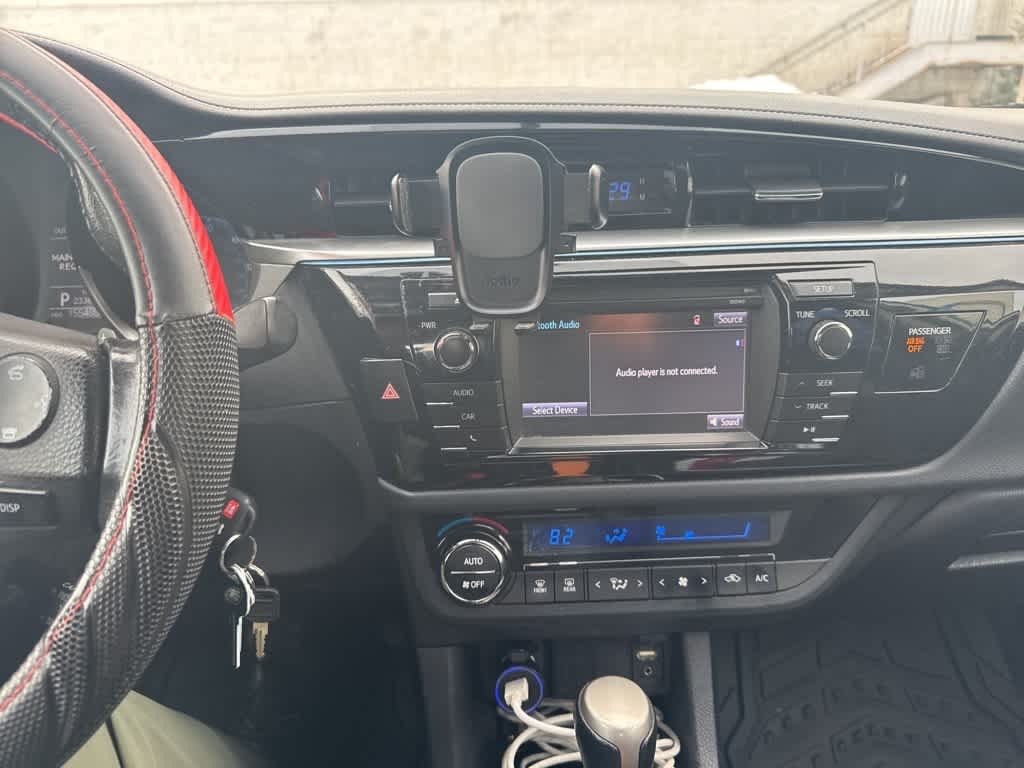 Thumbnail: 2015 Toyota Corolla - 15