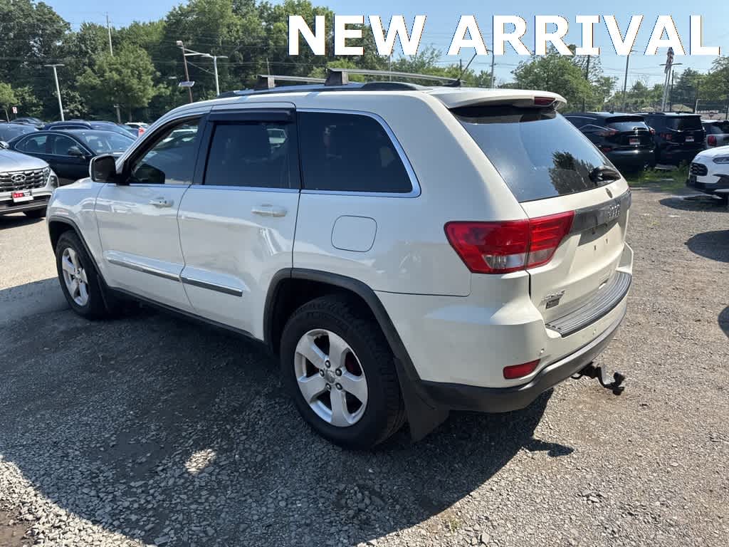 Thumbnail: 2011 Jeep Grand Cherokee - 16