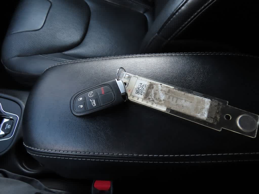 Thumbnail: 2019 Jeep Cherokee - 29