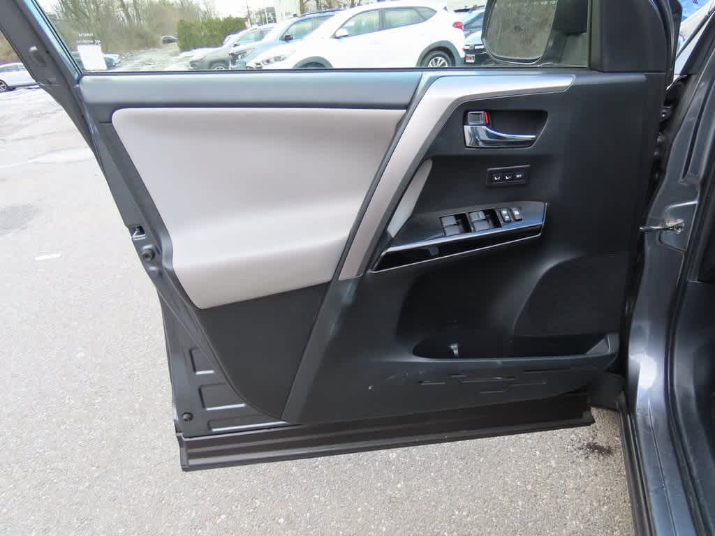 Thumbnail: 2017 Toyota RAV4 - 17