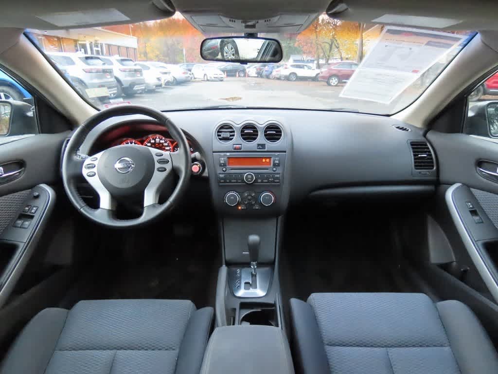 Thumbnail: 2009 Nissan Altima - 16