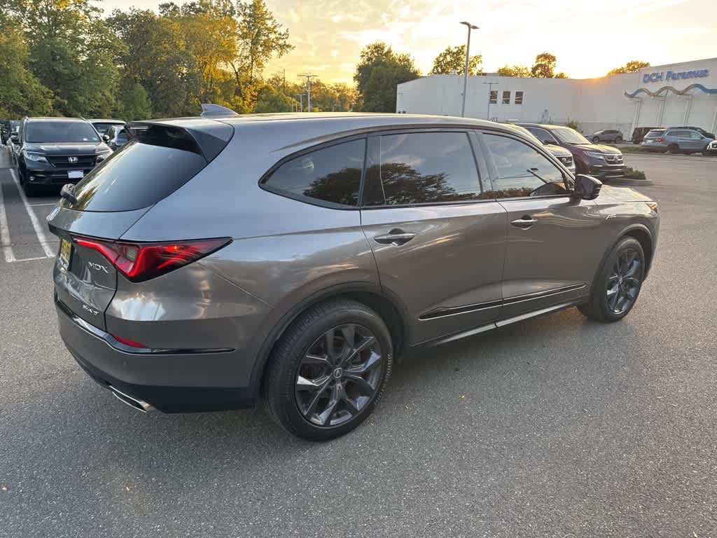 Thumbnail: 2023 Acura MDX - 9