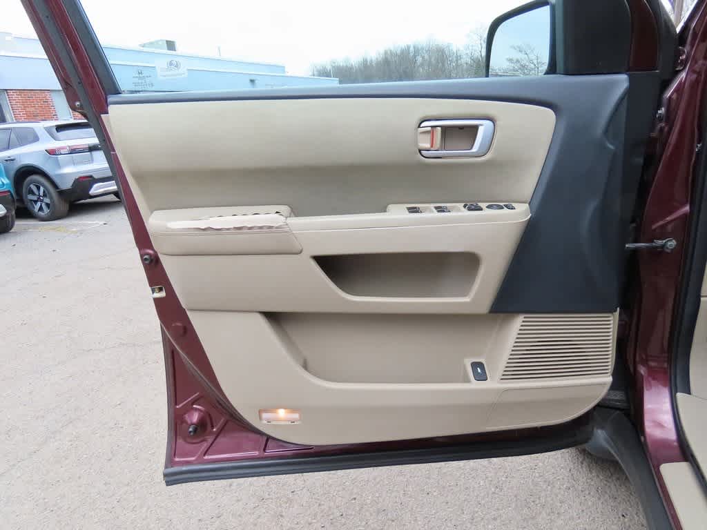 Thumbnail: 2013 Honda Pilot - 16