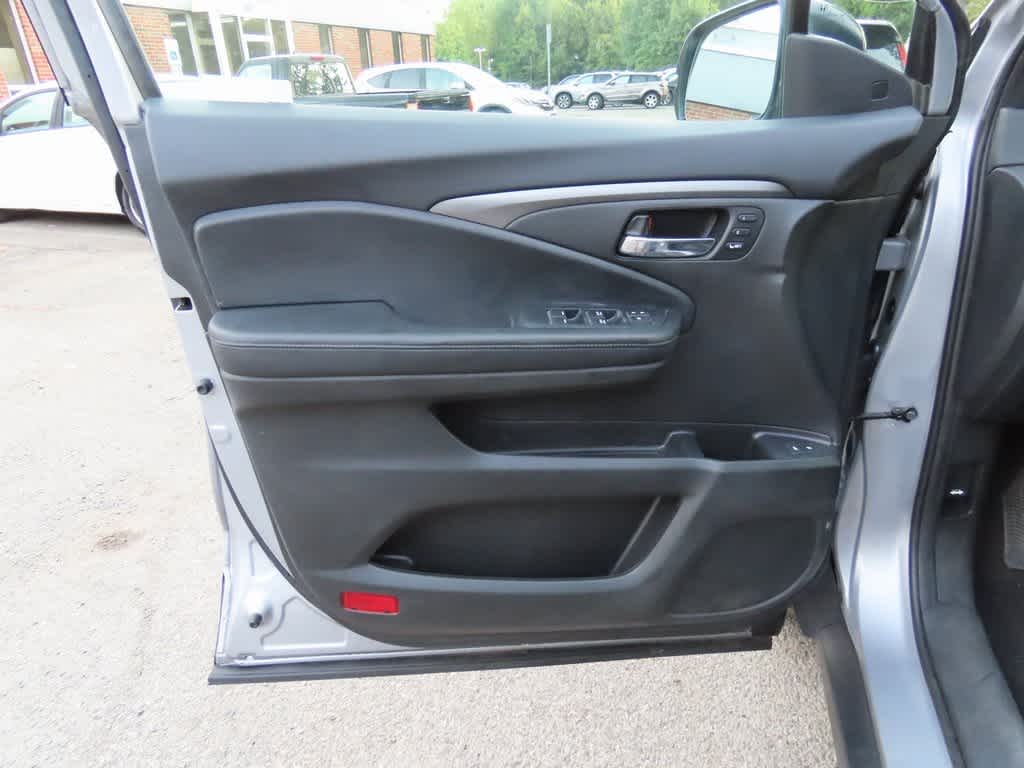 Thumbnail: 2019 Honda Passport - 16