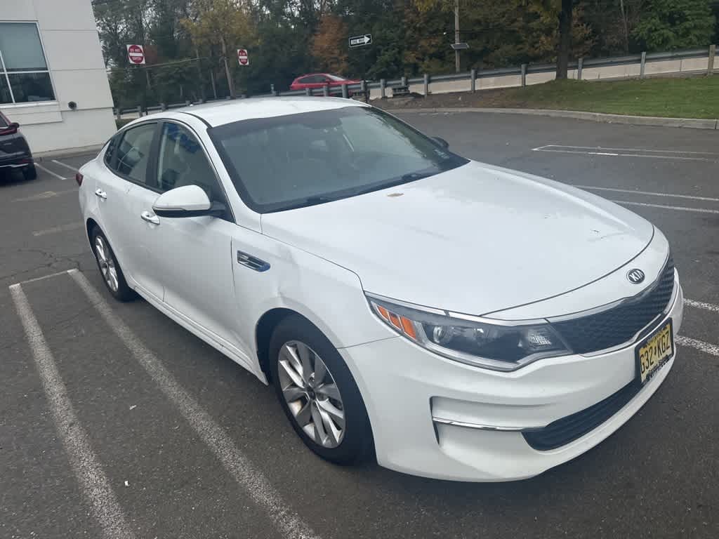 Thumbnail: 2017 Kia Optima - 5