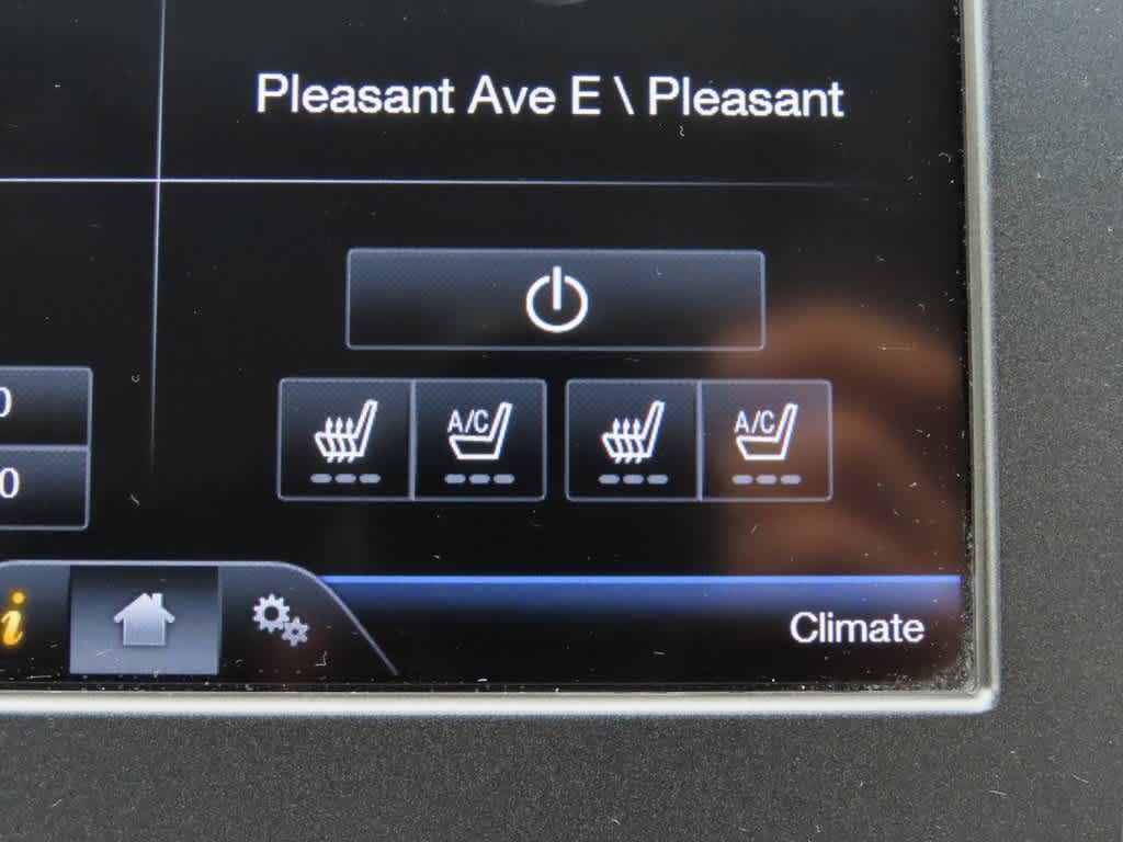 Thumbnail: 2014 Lincoln MKZ - 19