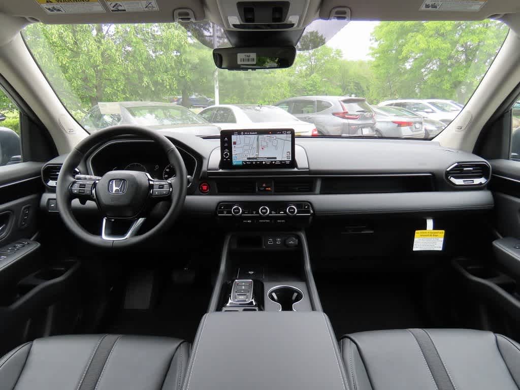 2025 Honda Pilot Touring 18