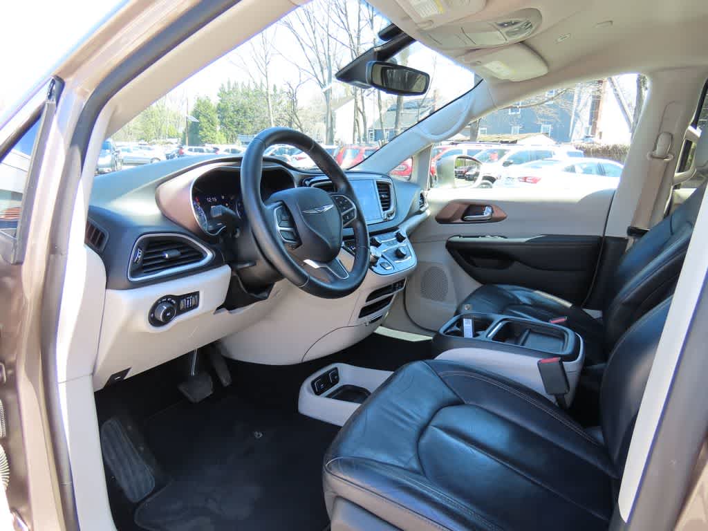 Thumbnail: 2018 Chrysler Pacifica - 2