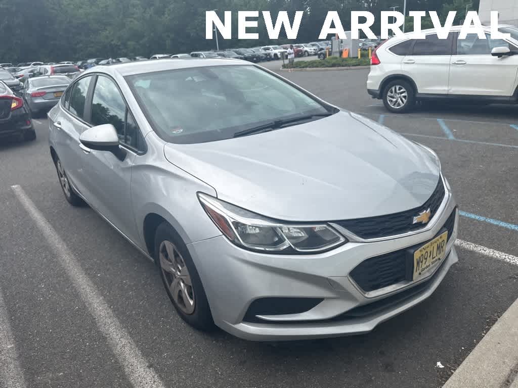 Thumbnail: 2016 Chevrolet Cruze - 3