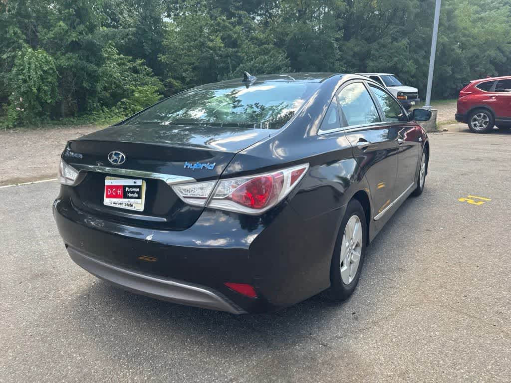 Thumbnail: 2011 Hyundai Sonata - 10