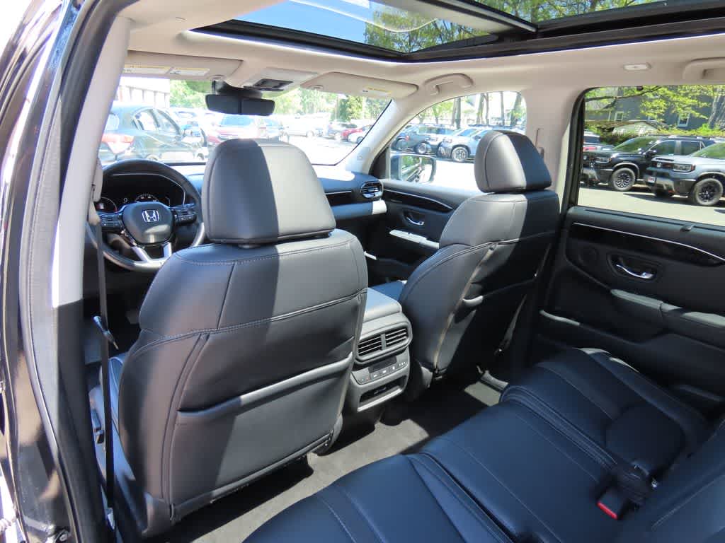 Thumbnail: 2023 Honda Pilot - 16