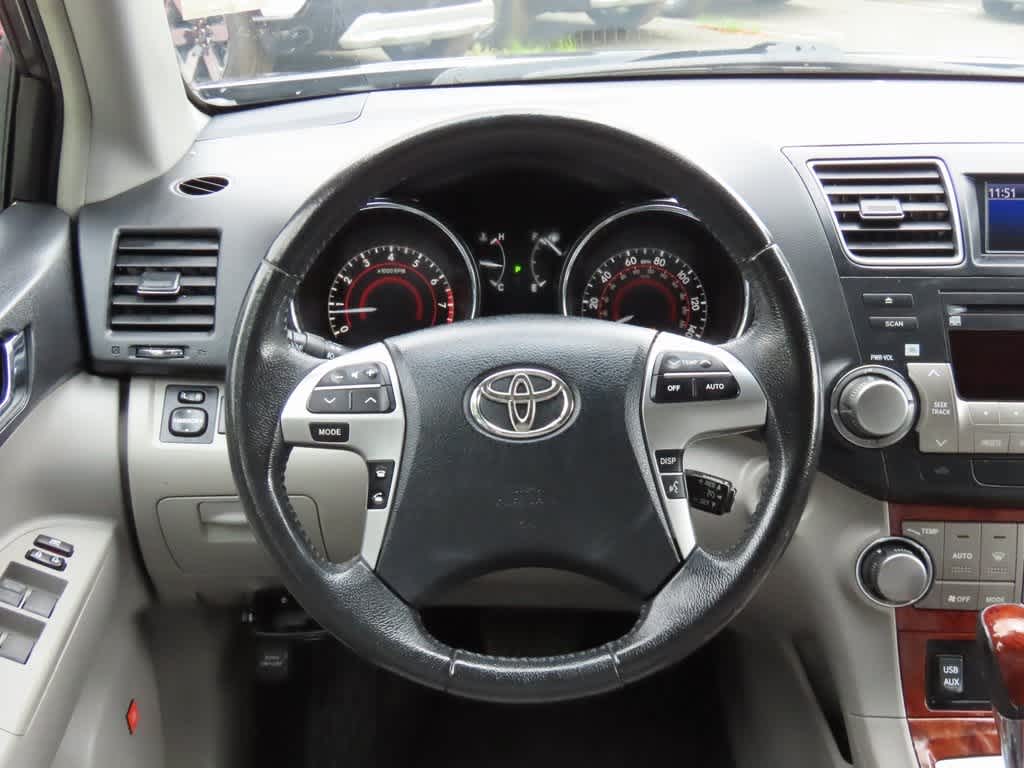 Thumbnail: 2011 Toyota Highlander - 23