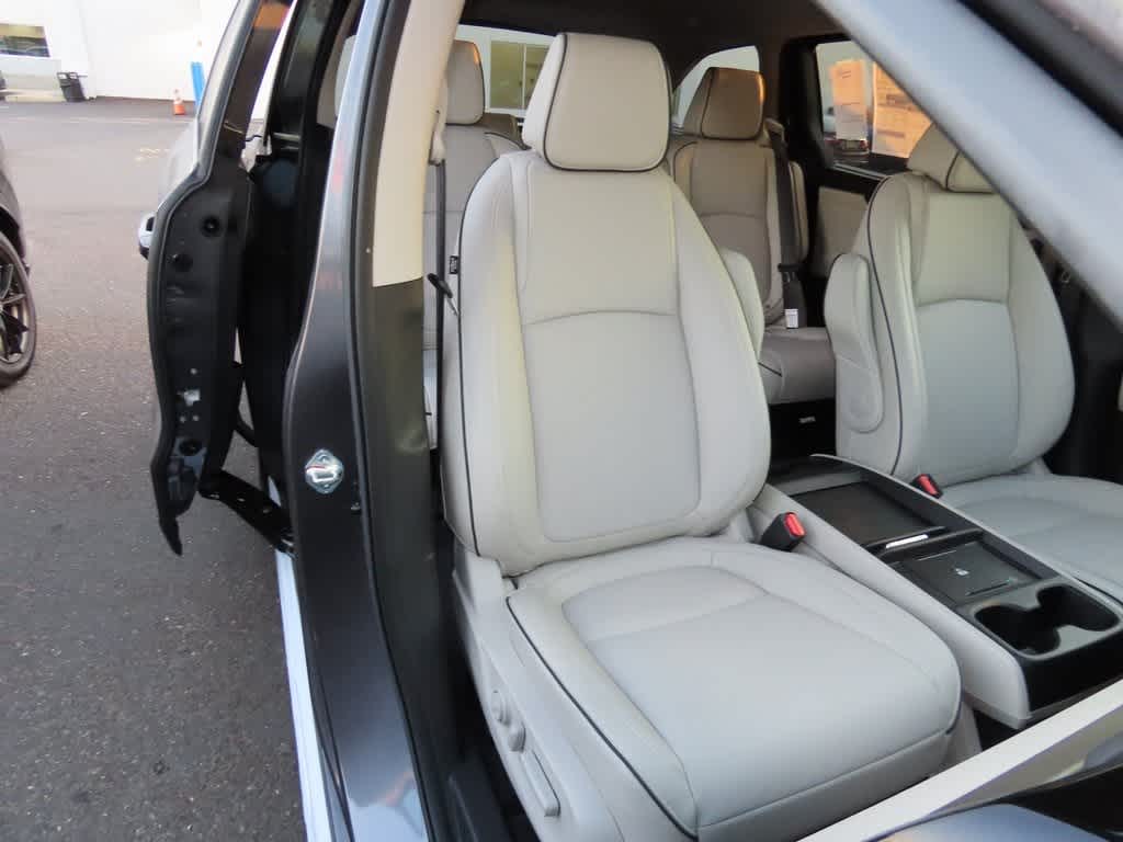 Thumbnail: 2026 Honda Odyssey - 21