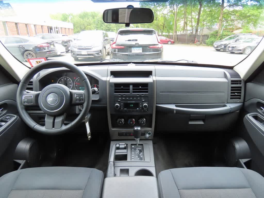 Thumbnail: 2012 Jeep Liberty - 18
