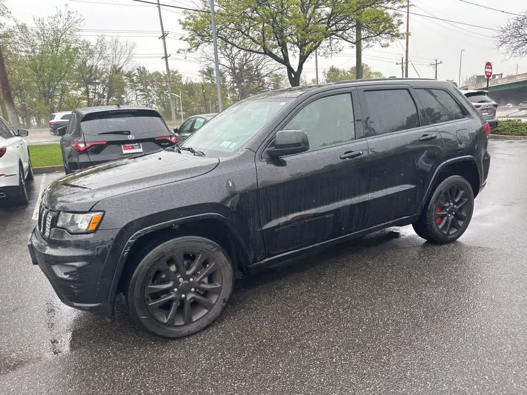 Thumbnail: 2017 Jeep Grand Cherokee - 1