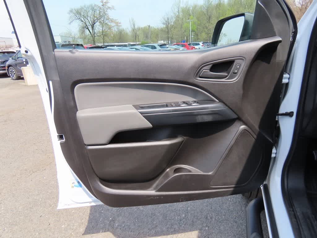 Thumbnail: 2018 Chevrolet Colorado - 15