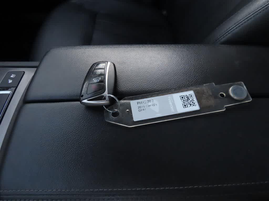 Thumbnail: 2015 Hyundai Genesis - 28