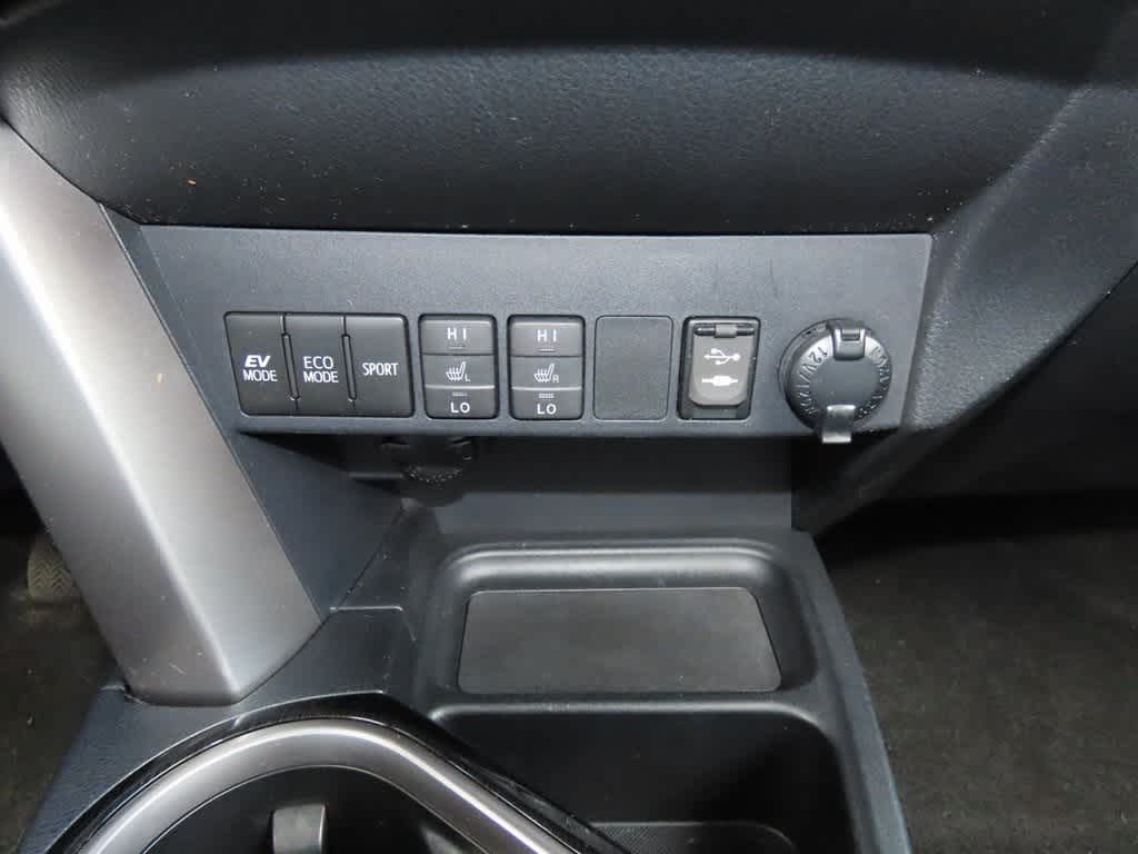 Thumbnail: 2017 Toyota RAV4 - 25