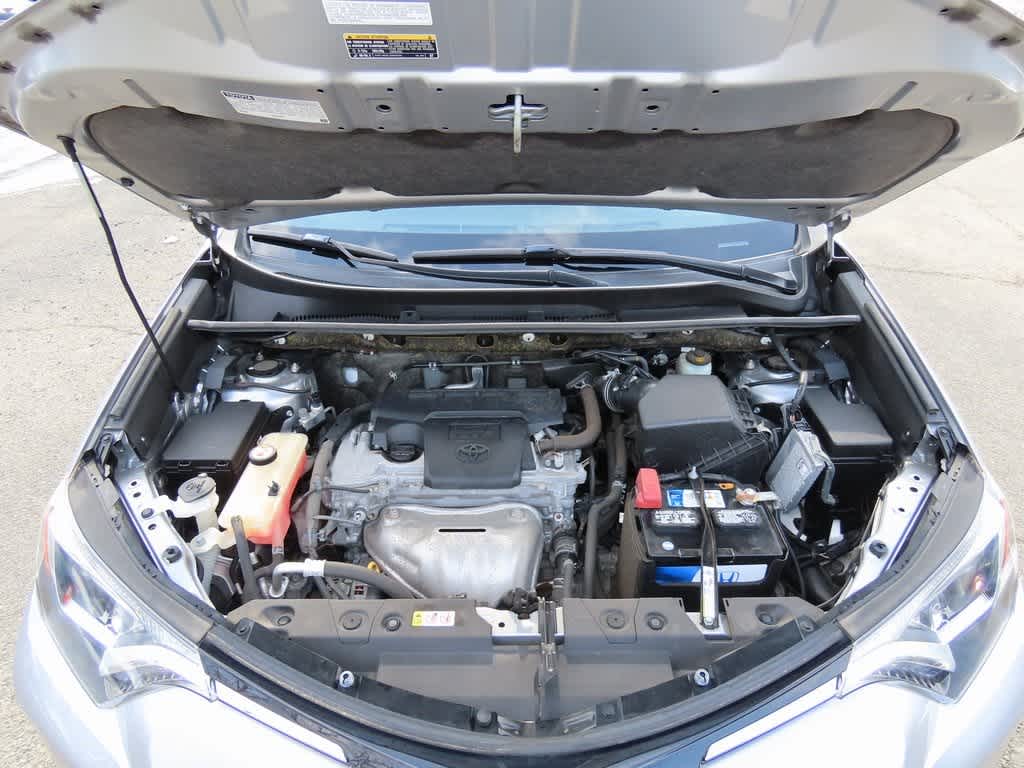 Thumbnail: 2018 Toyota RAV4 - 10