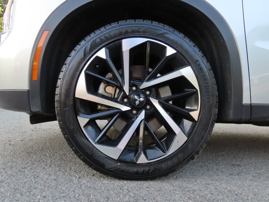 Thumbnail: 2024 Mitsubishi Outlander - 10