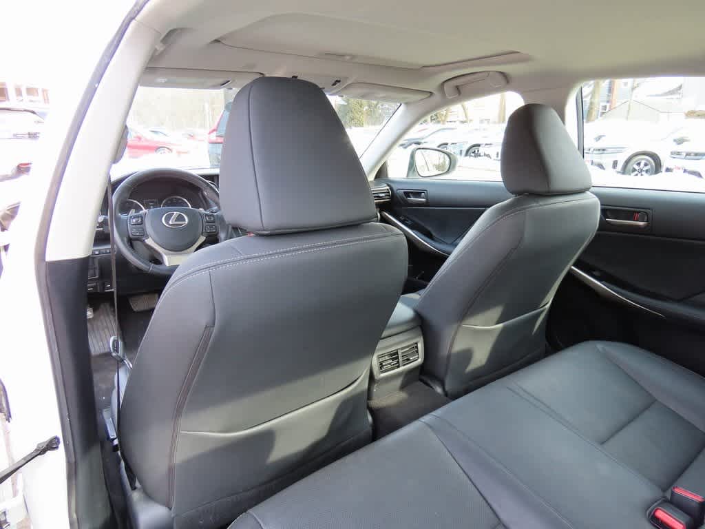 Thumbnail: 2019 Lexus IS - 13