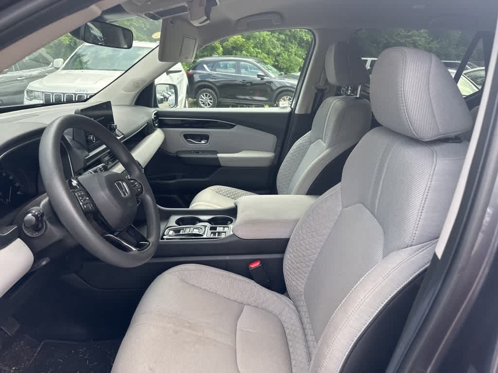 2024 Honda Pilot LX 38