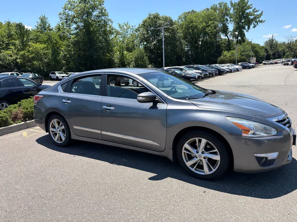 Thumbnail: 2015 Nissan Altima - 13