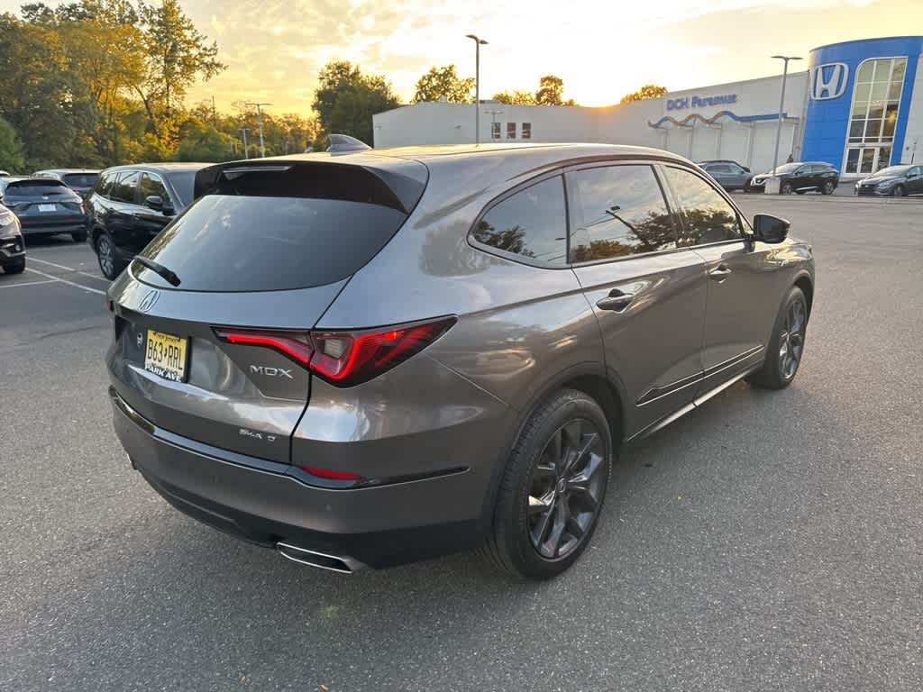 Thumbnail: 2023 Acura MDX - 10