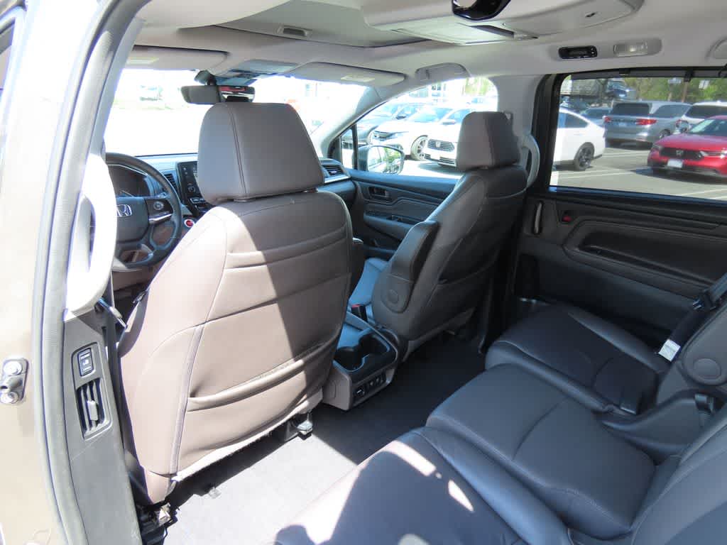 Thumbnail: 2018 Honda Odyssey - 17