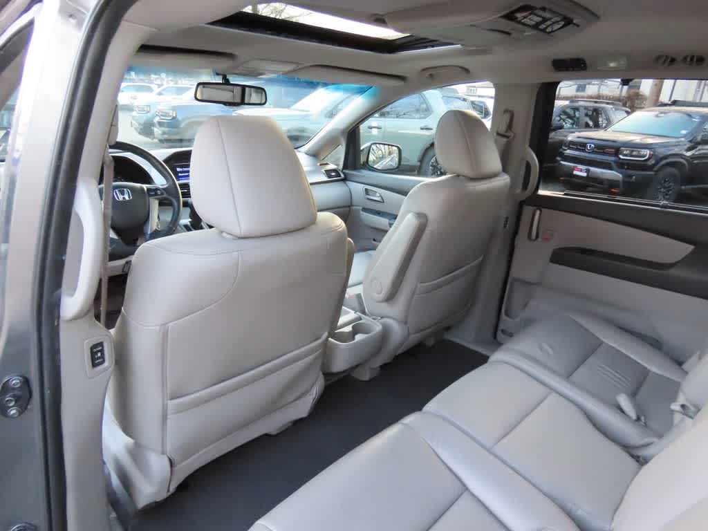 Thumbnail: 2011 Honda Odyssey - 16