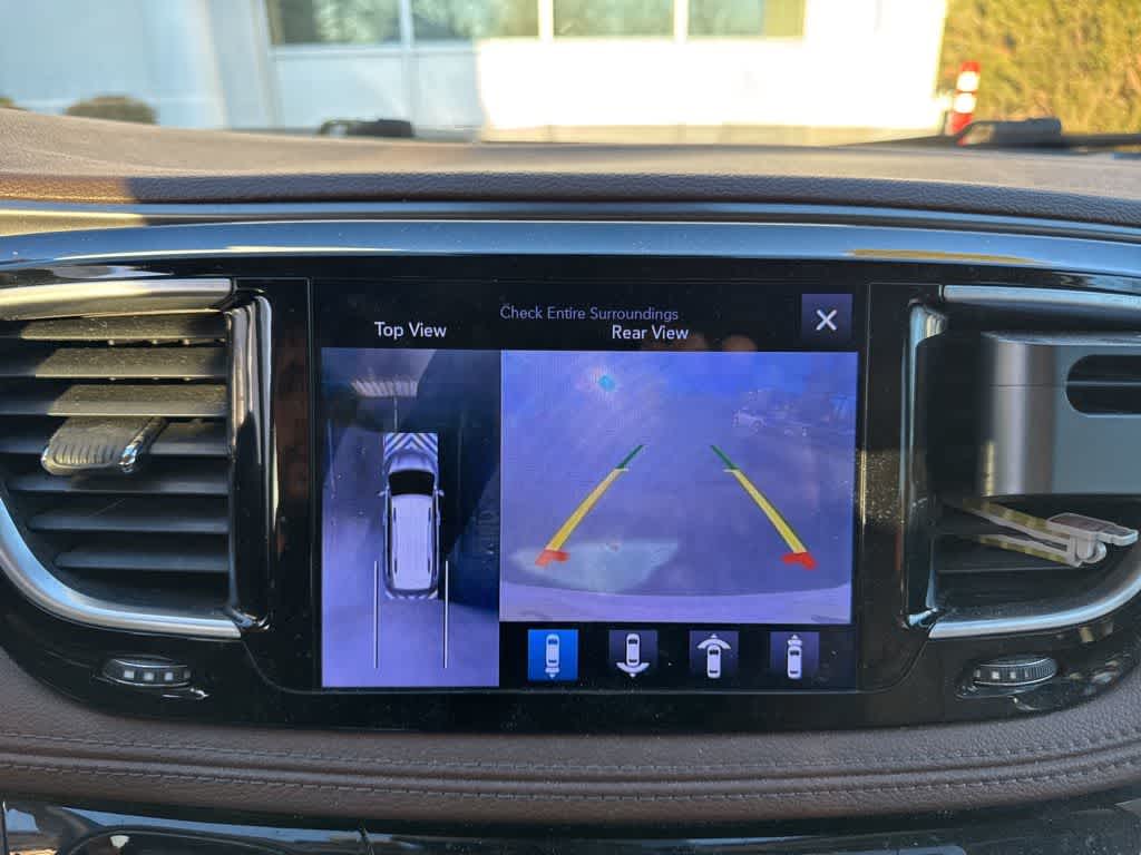 Thumbnail: 2017 Chrysler Pacifica - 20