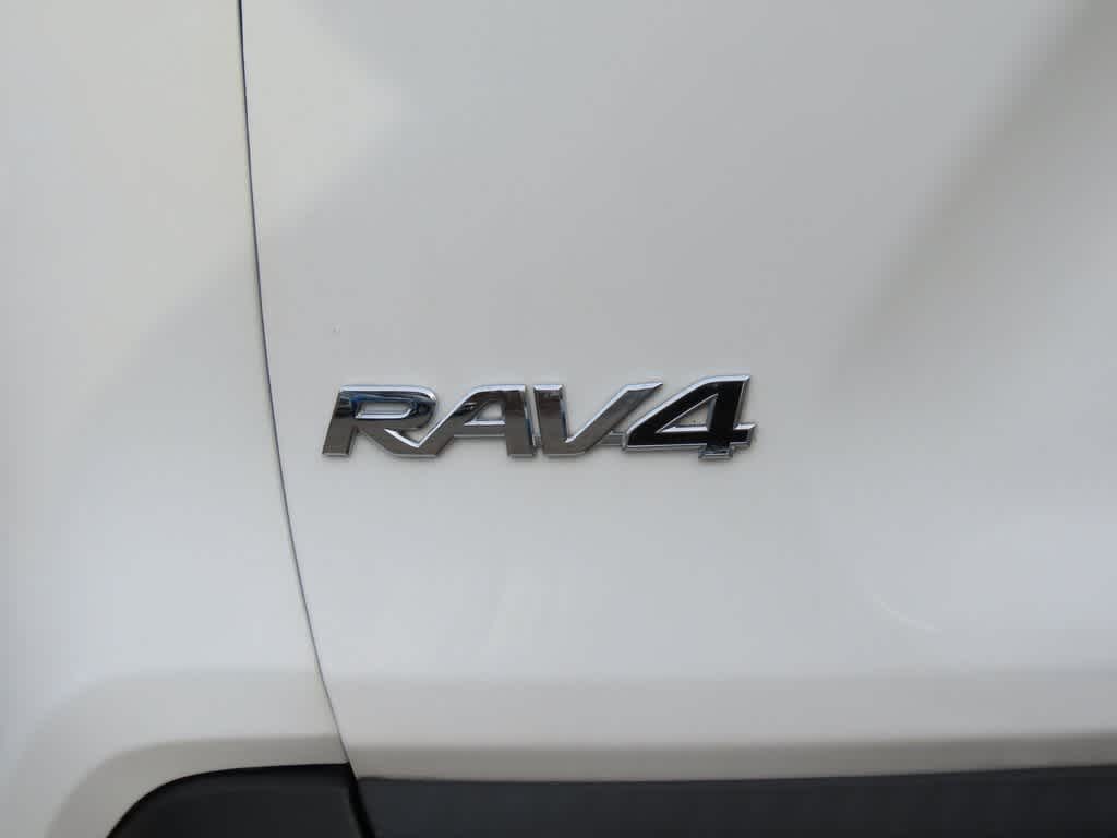 Thumbnail: 2020 Toyota RAV4 - 7