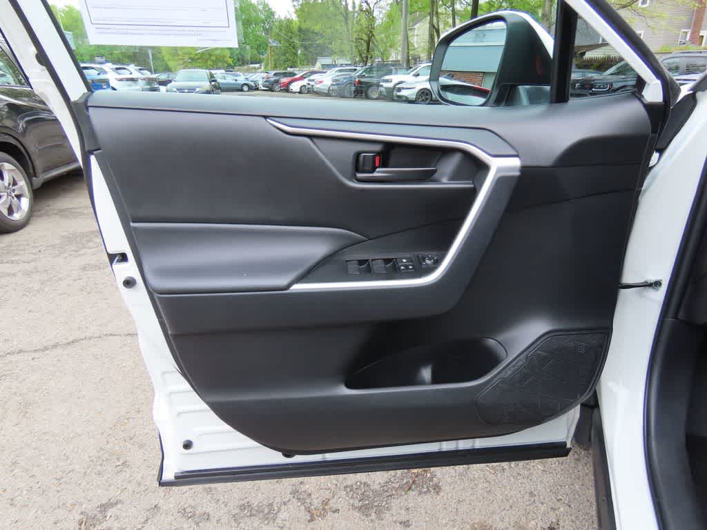 Thumbnail: 2025 Toyota RAV4 - 13