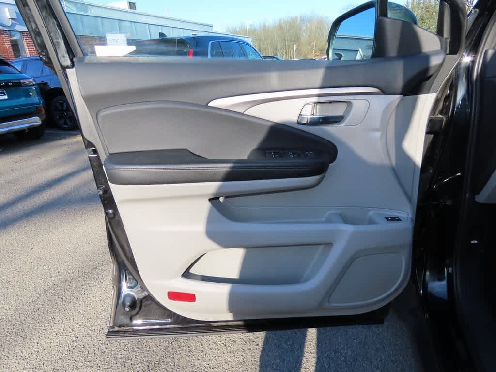 Thumbnail: 2018 Honda Pilot - 18