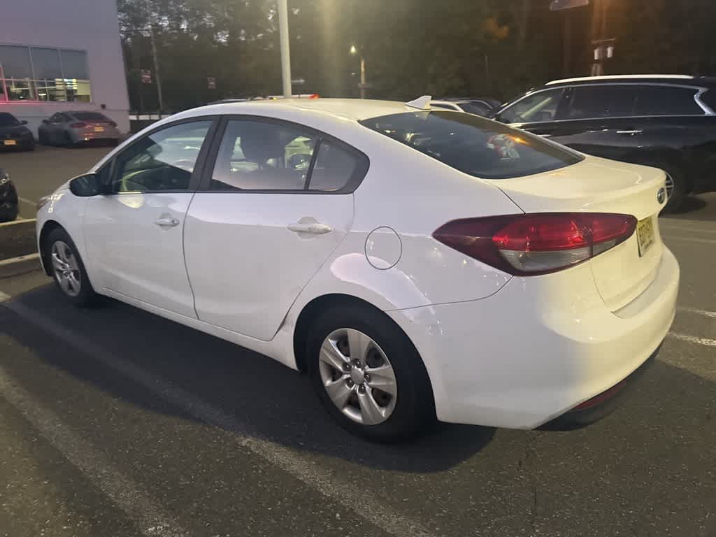 Thumbnail: 2018 Kia Forte - 10