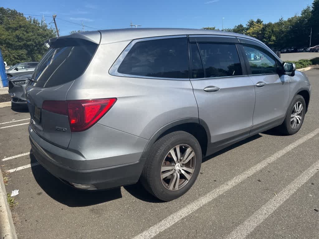 Thumbnail: 2017 Honda Pilot - 8