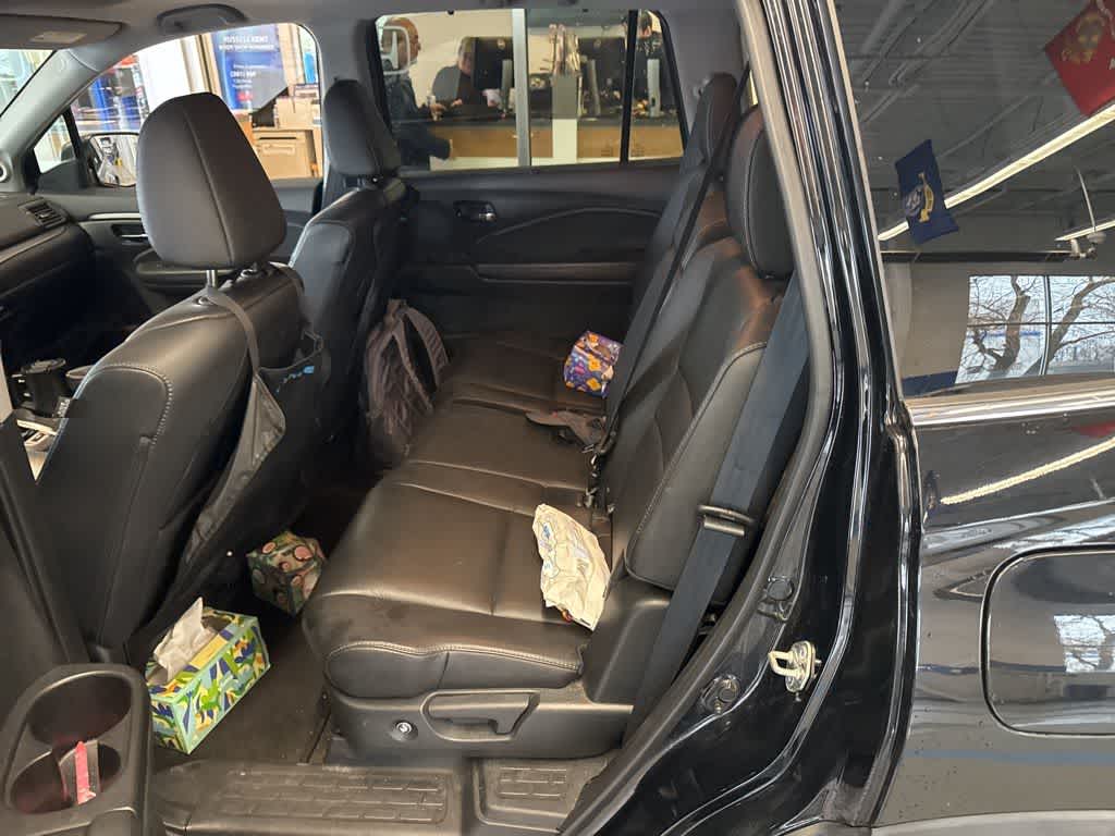 Thumbnail: 2019 Honda Pilot - 21