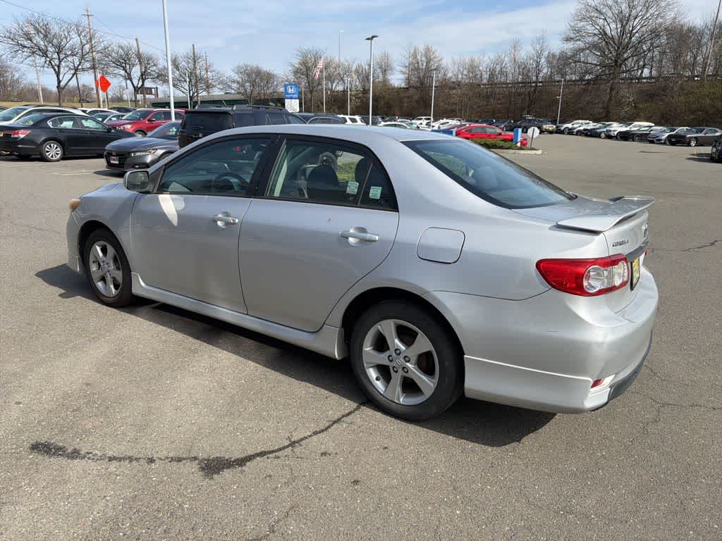 Thumbnail: 2011 Toyota Corolla - 9
